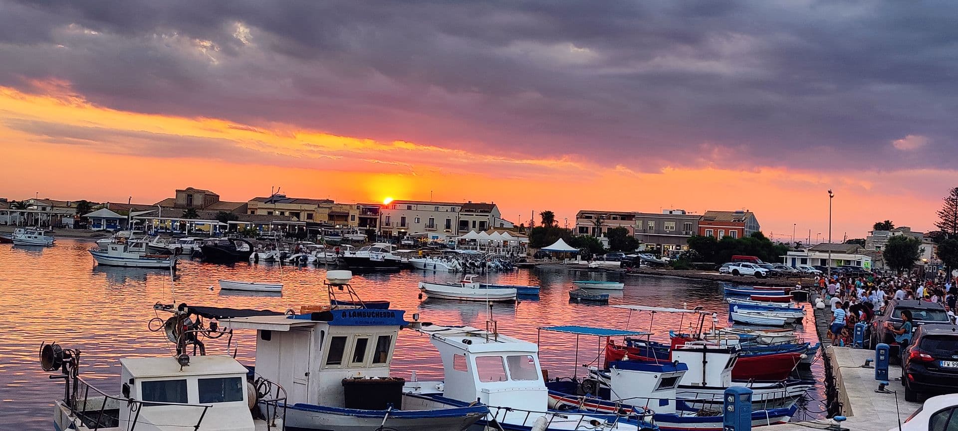 Siracusa & Két Tenger strand & Marzamemi – városnézés, pihenés különleges helyen és esti romantika